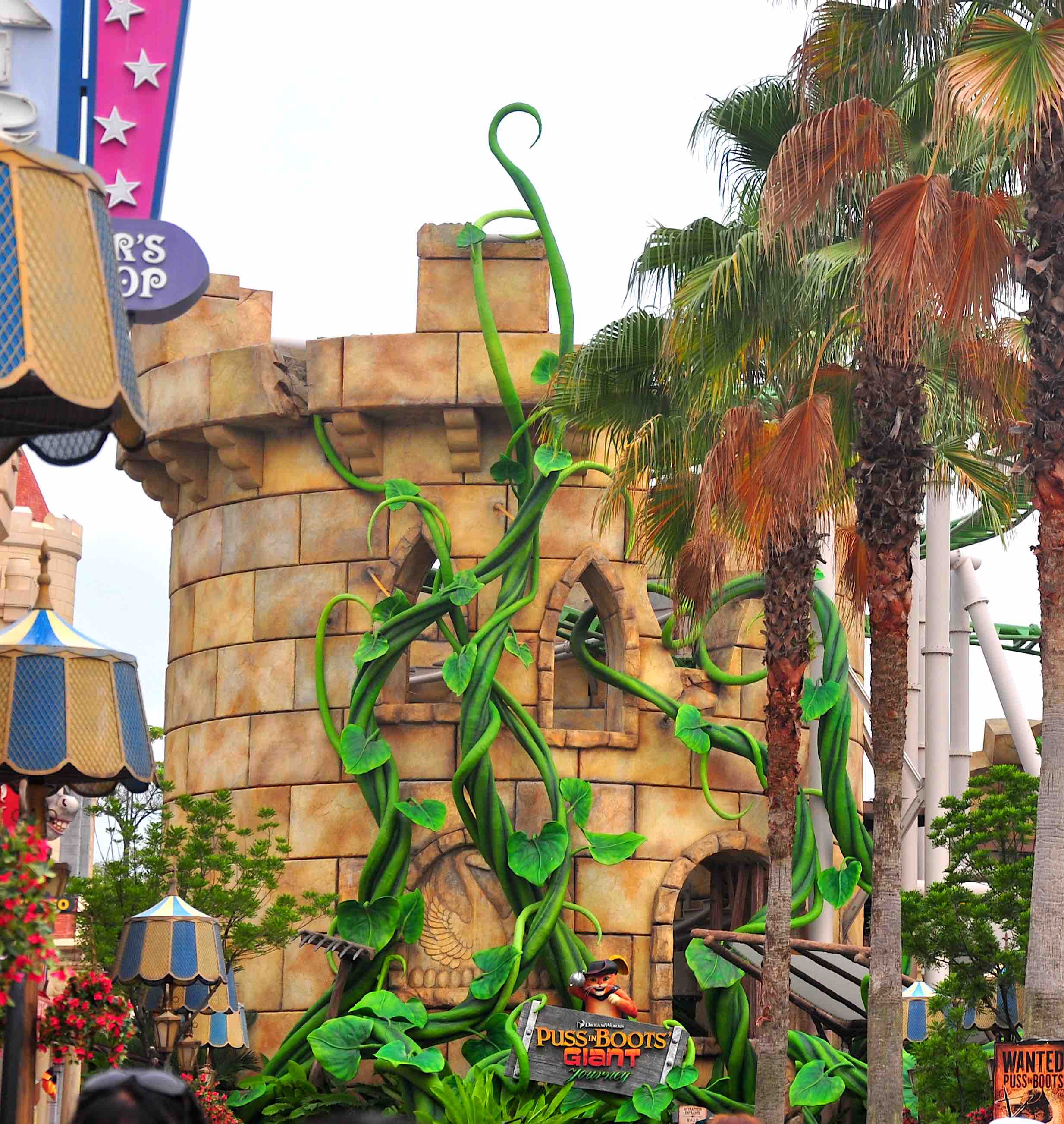 universal studios puss in boots