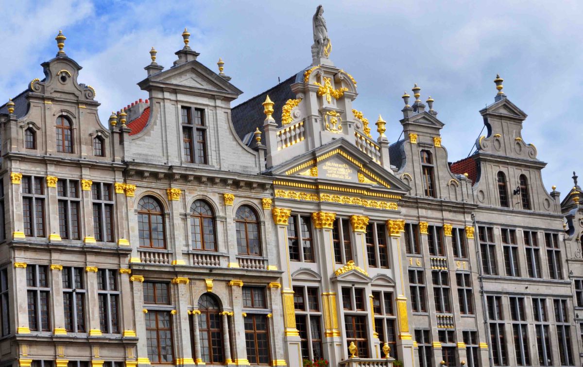 Grand place le serf