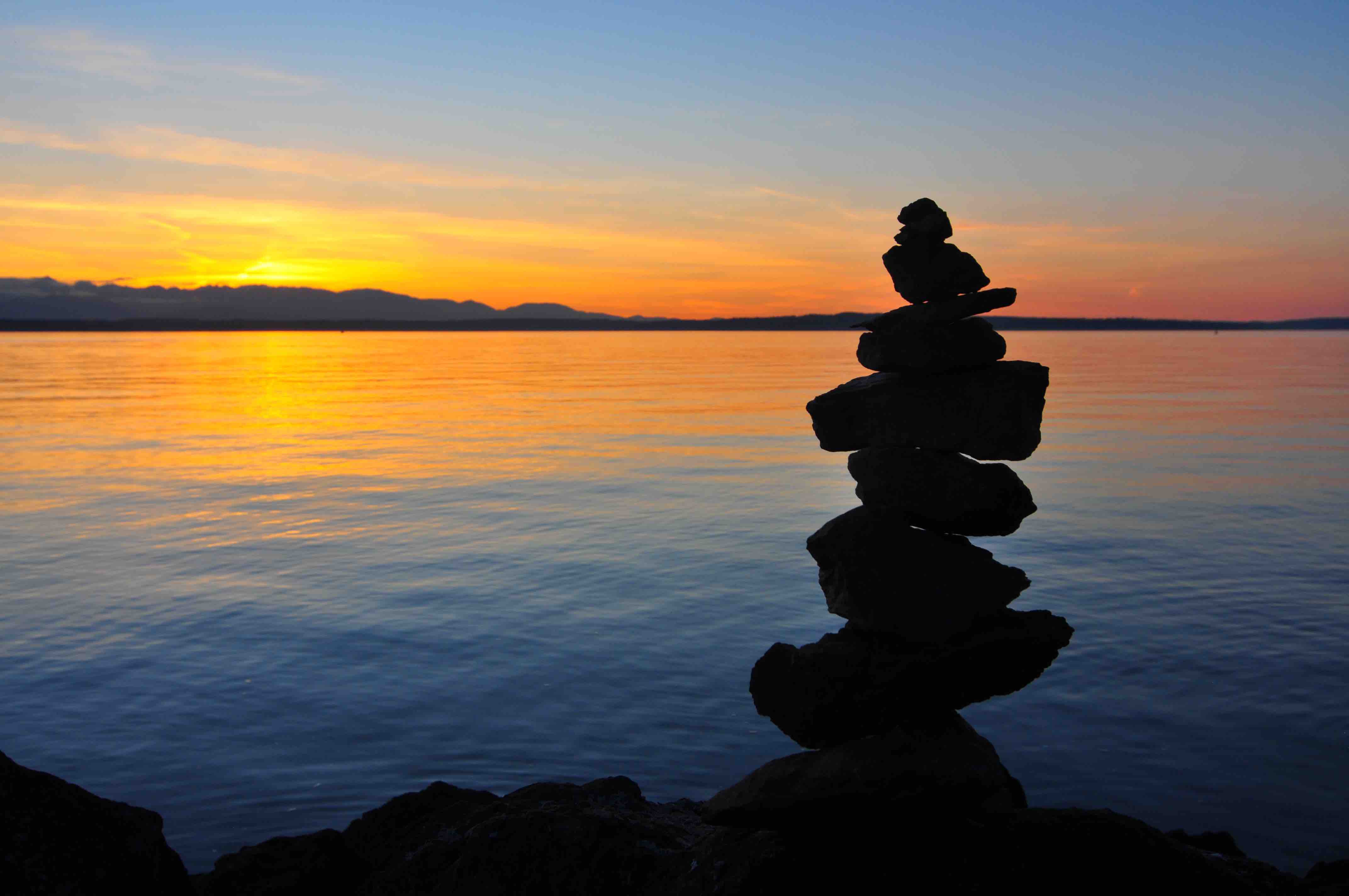 Seattle Golden rock balancing