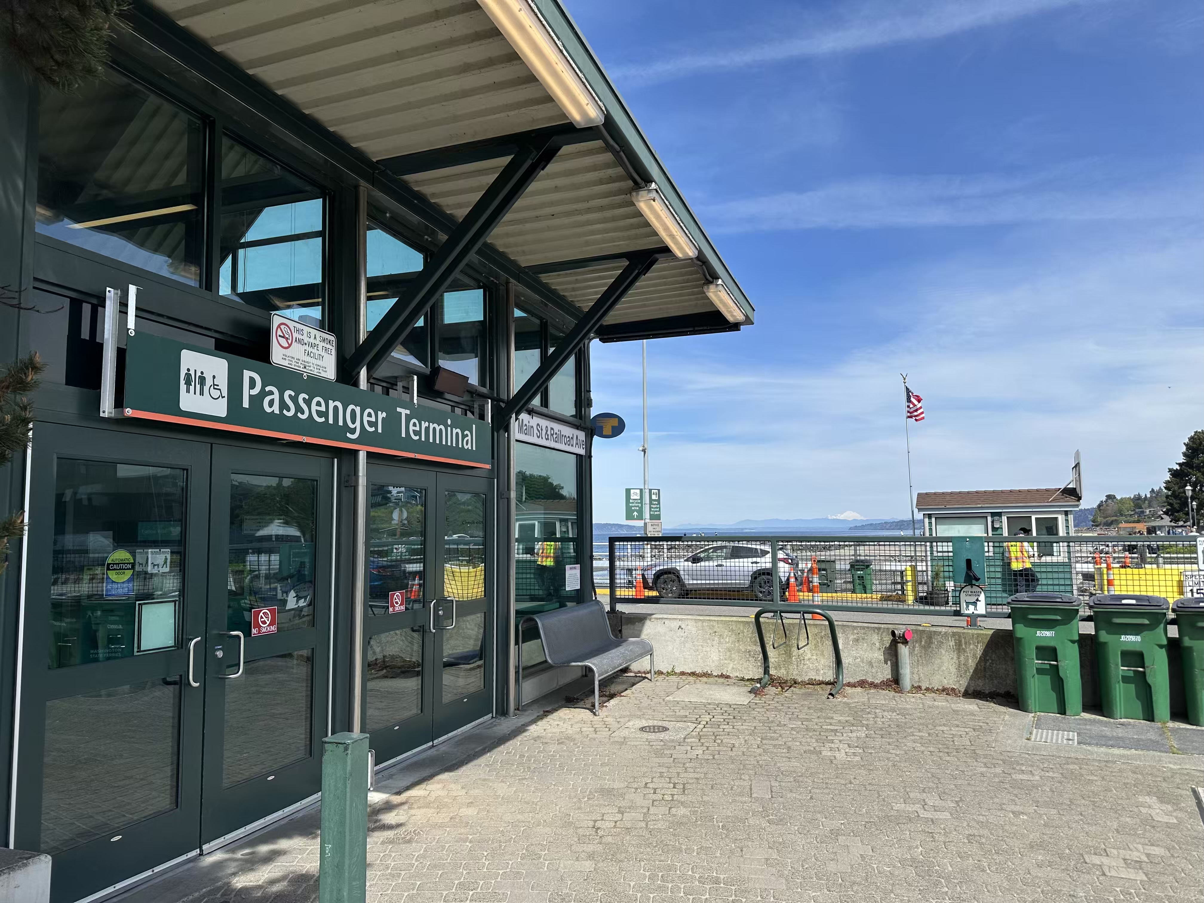 Edmonds ferry terminal next to Brackett's Landing
